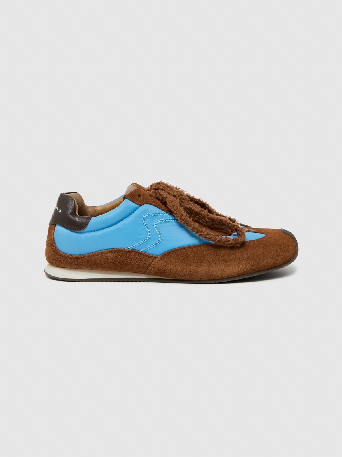 billie-trainer-3-image_back.jpg