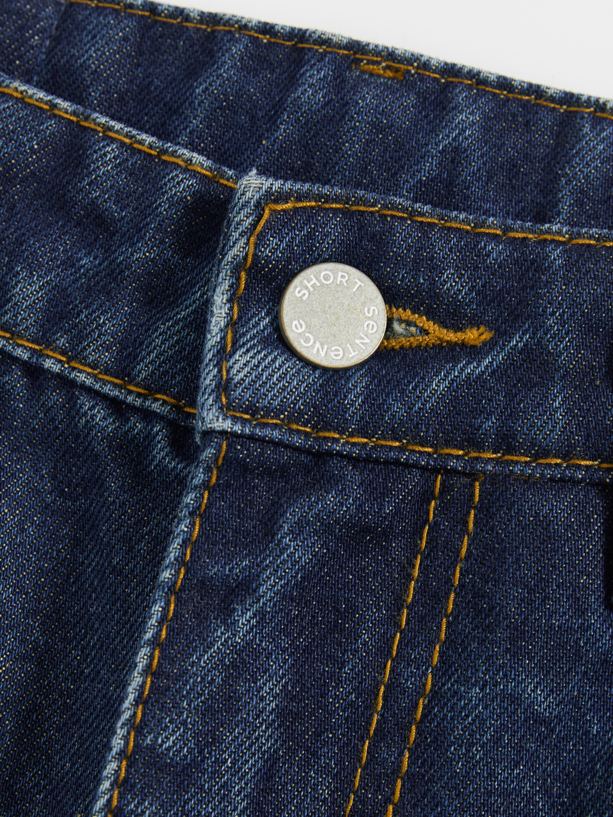 Flipped Pocket Mid-Waist Loose Jeans