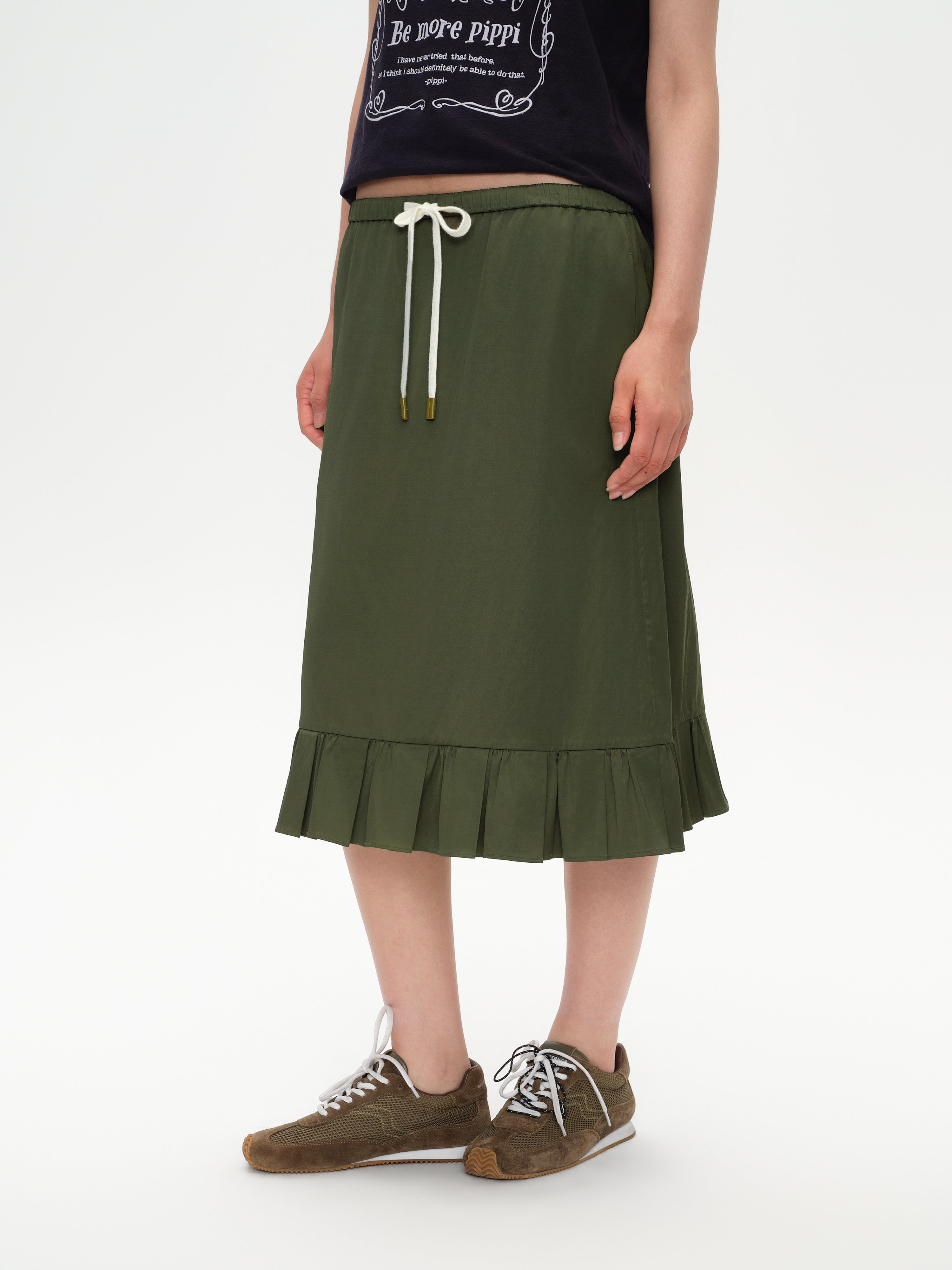 Ruffled tie-up glossy midi skirt