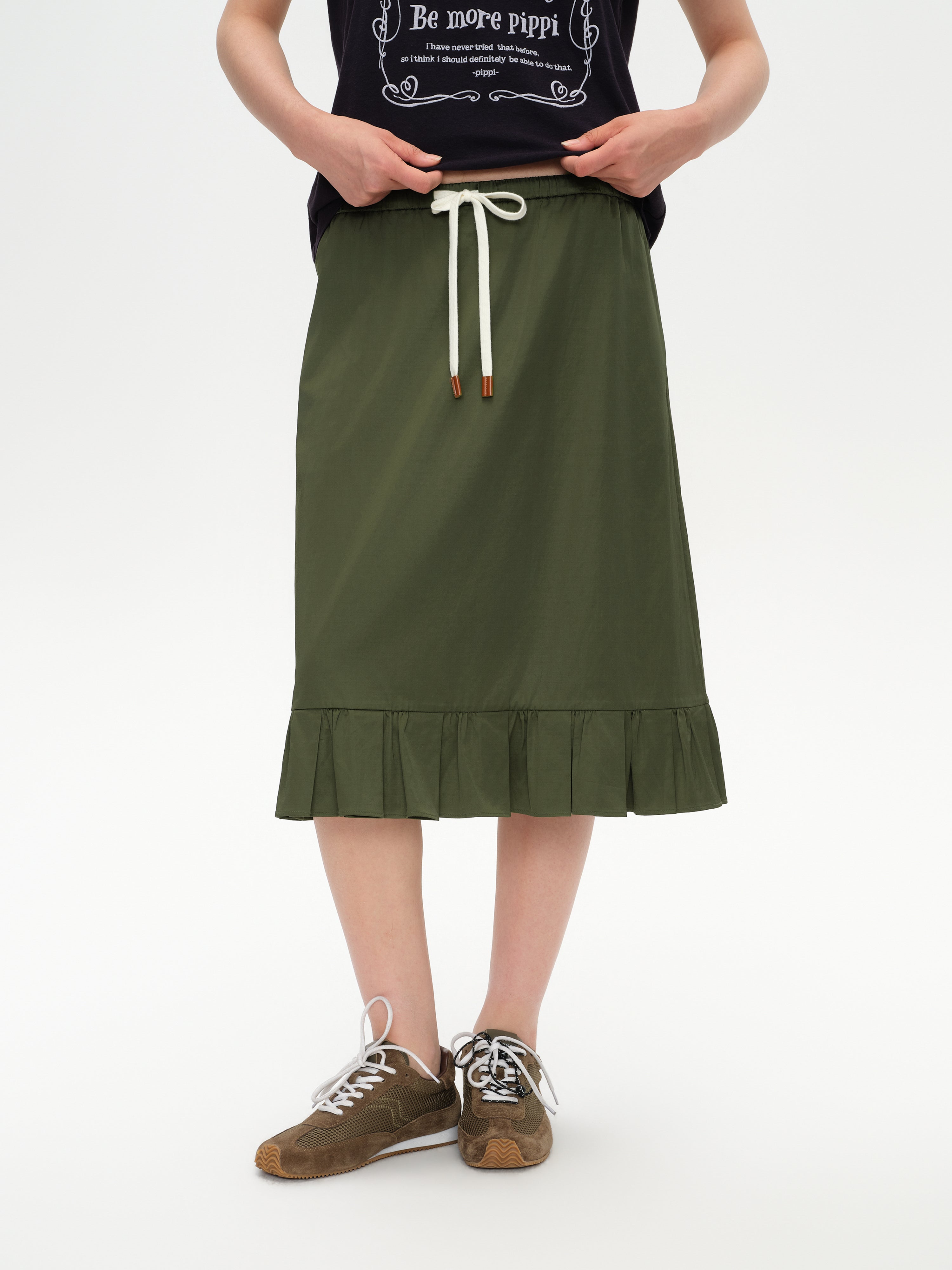 Ruffled tie-up glossy midi skirt