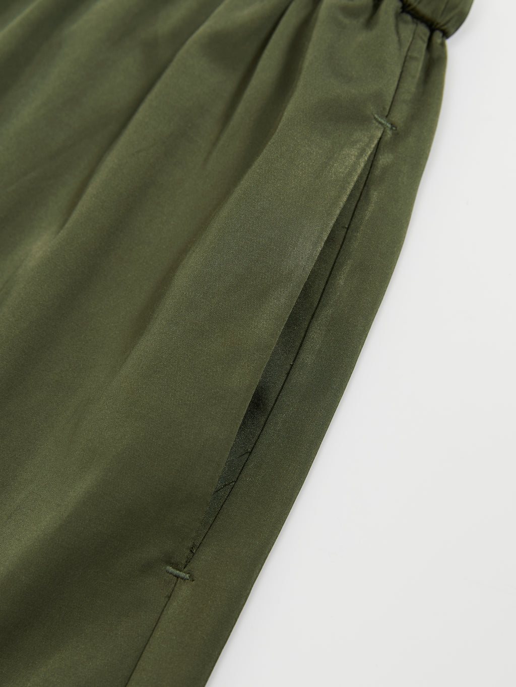 Ruffled tie-up glossy midi skirt