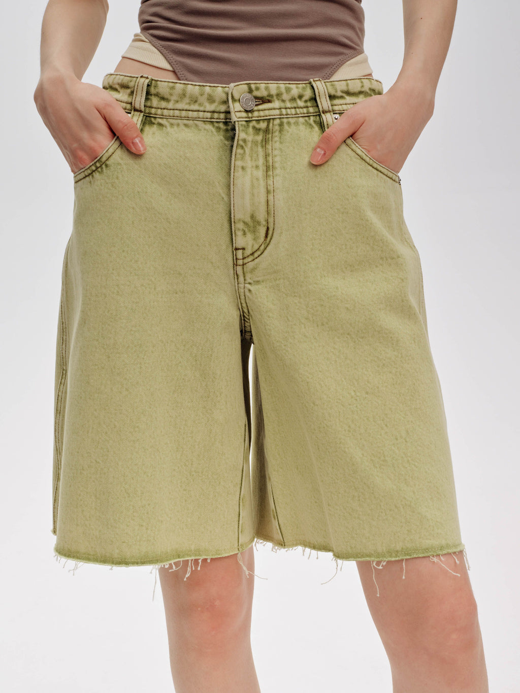 Thin Belt Low-Waist Denim Shorts - 1