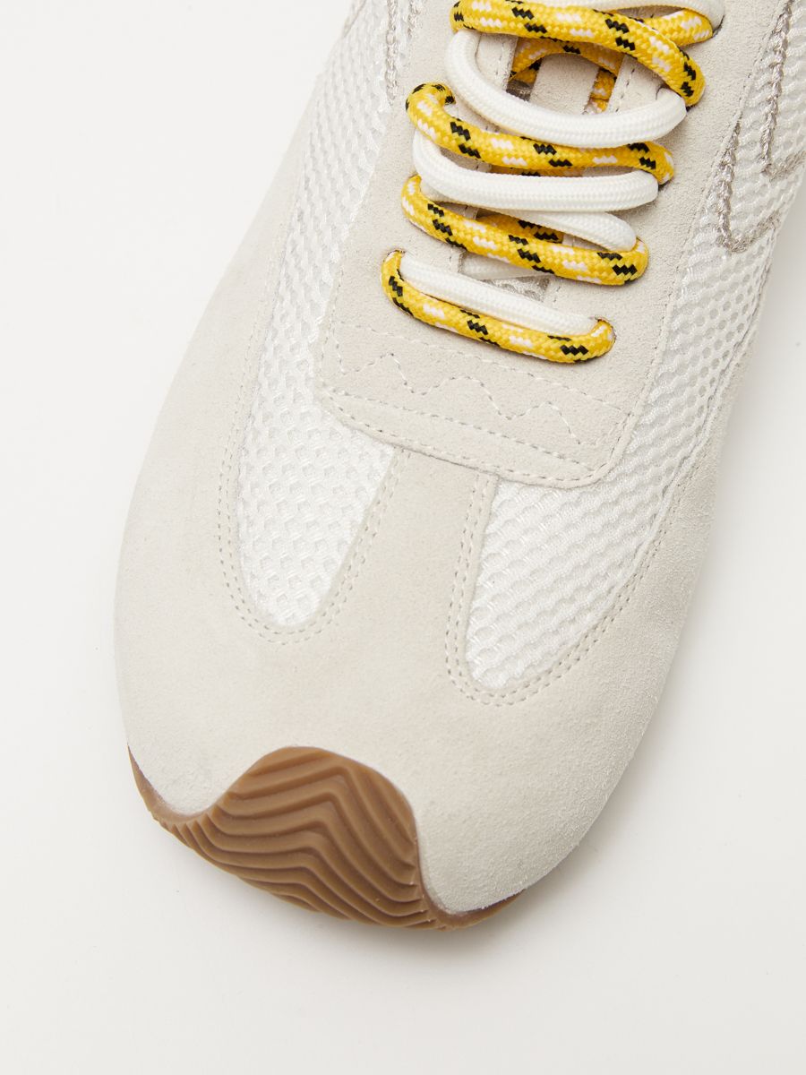 "Billie" Trainer - 3