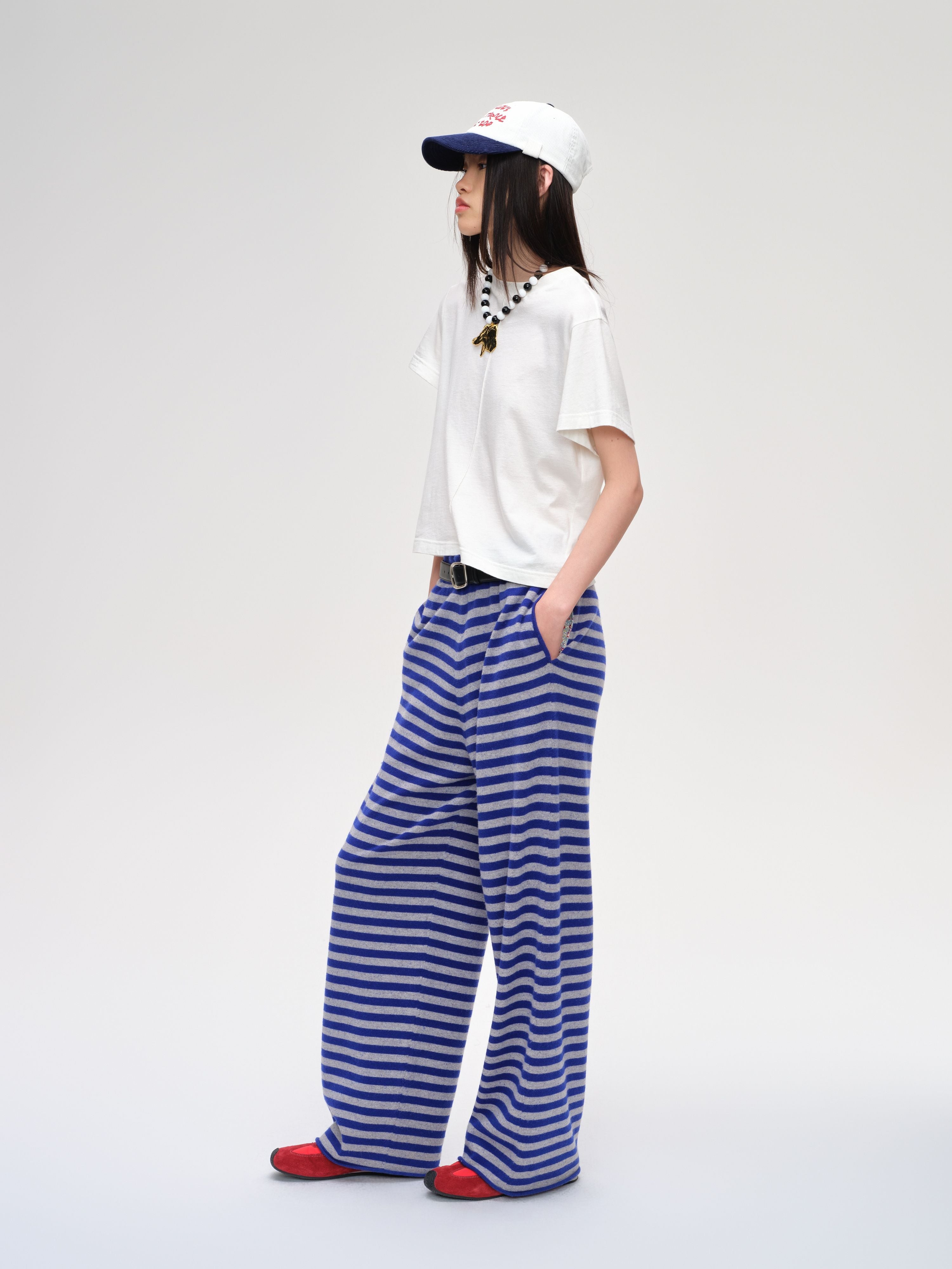 striped-seamless-knit-pants-image_back.jpg